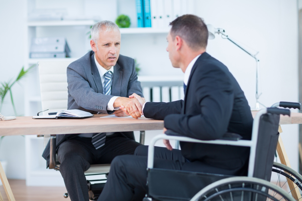 Why Hiring a Workers' Comp Lawyer Makes a Difference